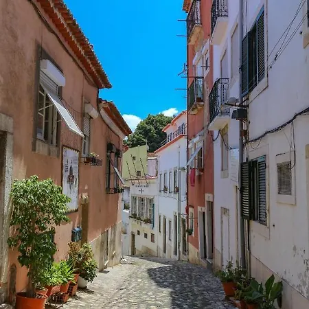 Indigo Moon's Secret Sanctuary In Alfama Lisboa
